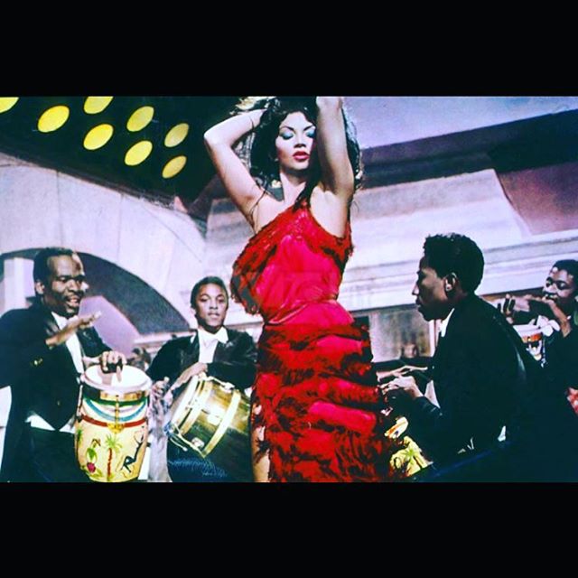 Reminder we have a few private events - We will open tonight at 11pm and tomorrow 10pm .... We have Mr. Walter Davis playing tonight and some  Cuban burlesque dancers... So spike up your eggnog and come on down to La Descarga 

#LaDescarga #Hollywood #Cuban #FeelTheMusic #Burlesque #ShakeThatThing #Tonight