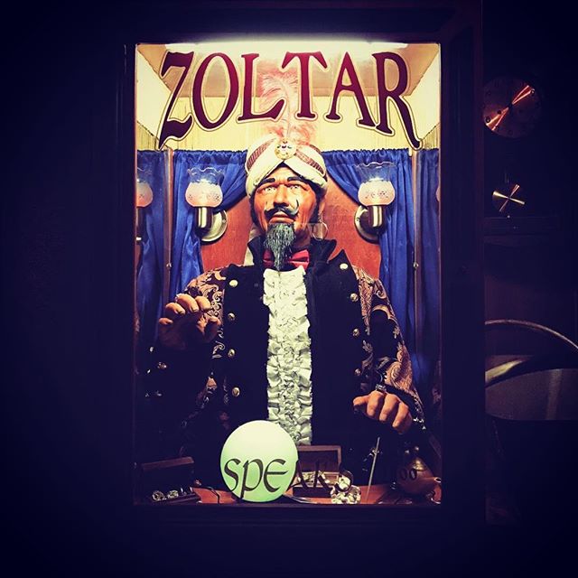 Come in and get your fortune read by ZOLTAR! 
What are you waiting for...... @blackrabbitrose @houstonhospitality #zoltar  @ilariaurbinati