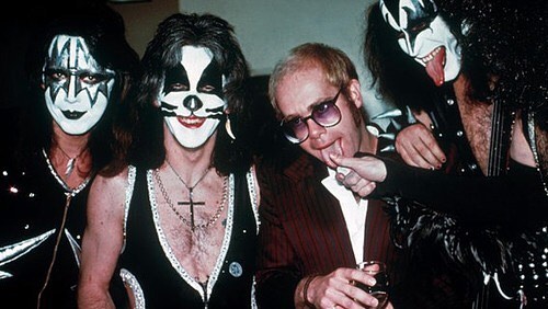 The Weekend is Here Come celebrate with us~ Happy Hour 2/6~ DJ @nonservium23 , live music & dancing til the we small hours #livemusic #dancing #craftcocktails #houstonhospitality #hollywood #kiss #eltonjohn #1970s