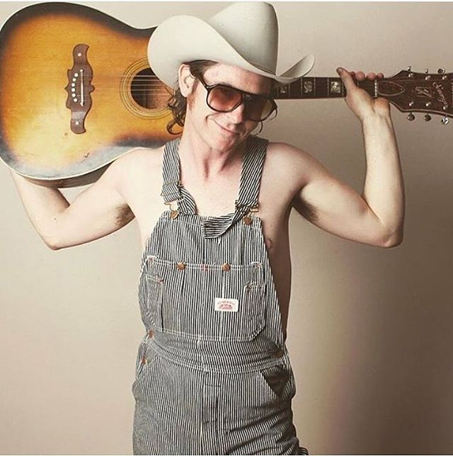 @folksandcompany & our good ole boy @johnnytravisjr hit the @whiskybentandhellbound stage 2nite + @bettie.blue & yours truly will be #djing nuthin' but pure #country gold as down-home #dj duo @thedeltadawns! Drinks from the best in the #west! 9PM / @harvardandstone #whiskybenthellbound #harvardandstone #folksandcompany #johnnytravisjr #djbettieblue #deltadawns #thedeltadawns #djshortshorts #thaitown #hollywood #losfeliz #franklinvillage #90028