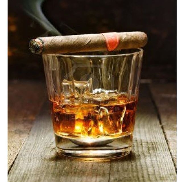 Try El Chingon with one our amazing cigars tonight  
#LaDescarga #Hollywood #Cocktails #Cigars #Rum